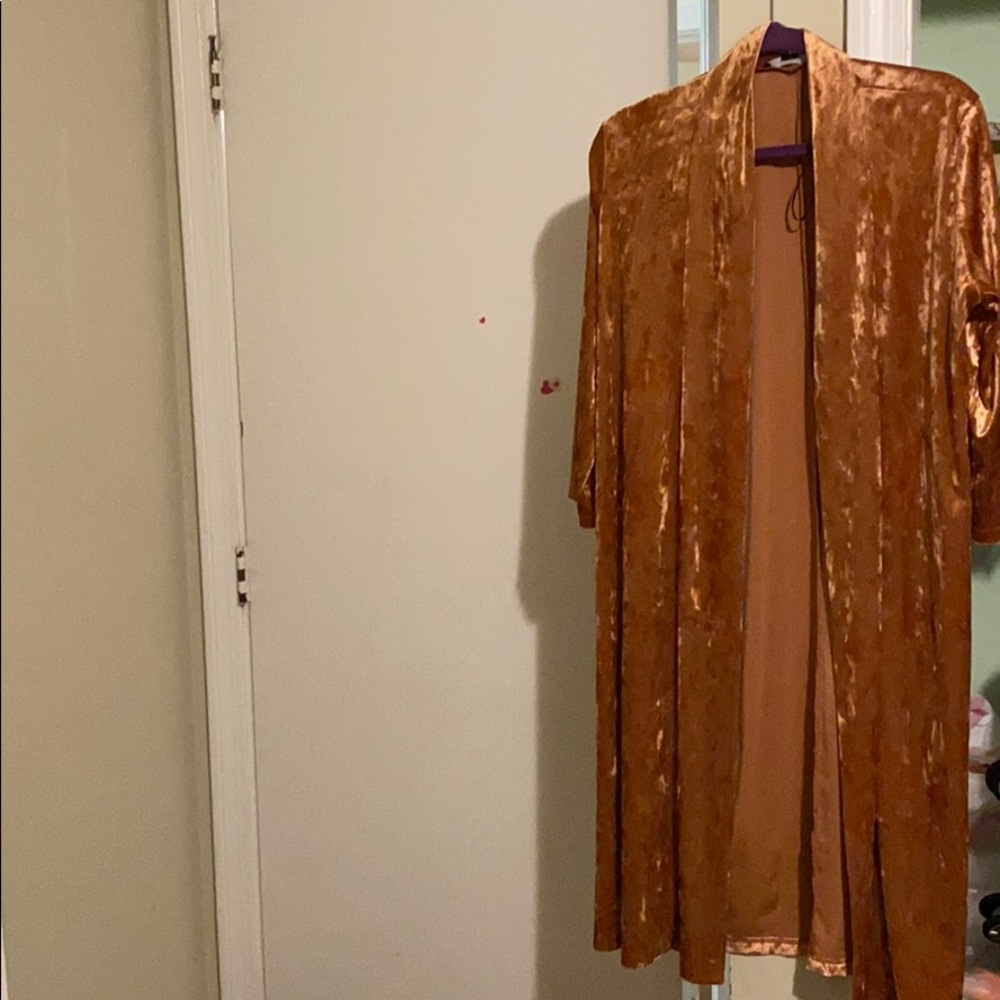 Medium size - Picture 2 of 2
